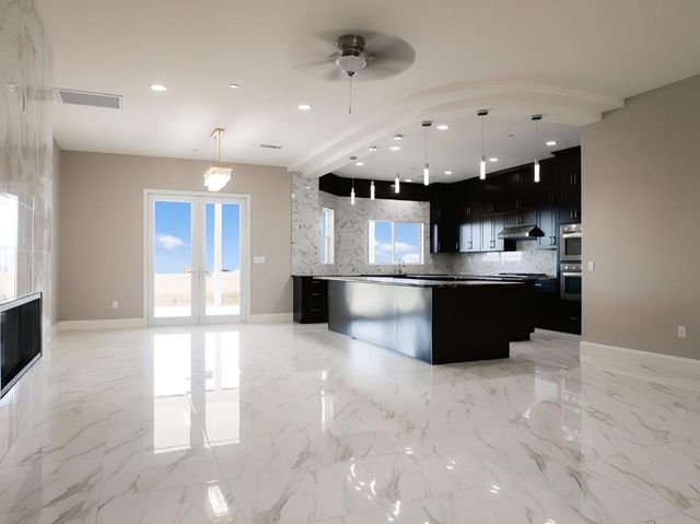 1805 W Columbia Way, Lancaster, CA 93534