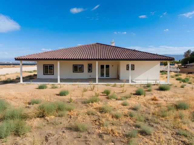 1805 W Columbia Way, Lancaster, CA 93534