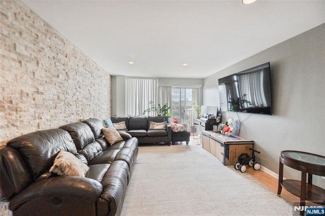 320 Anderson Avenue 2A, Fairview, NJ 07022