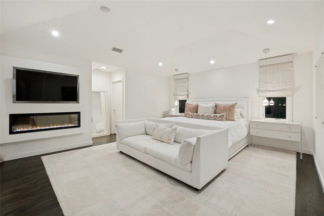 5210 Edmondson Avenue, Dallas, TX 75209