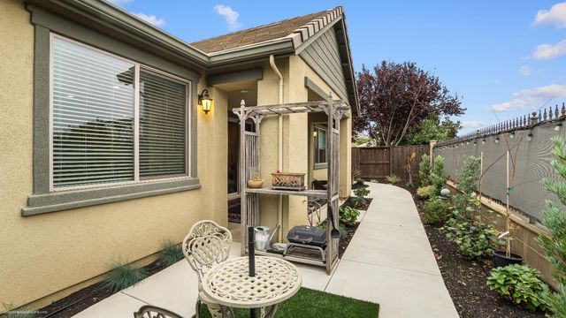 2731 Dazzler St, Lodi, CA 95242