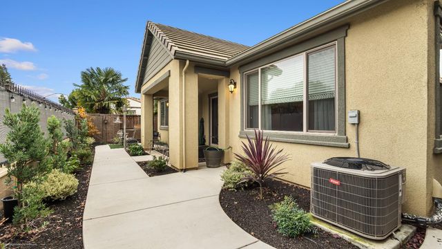 2731 Dazzler St, Lodi, CA 95242