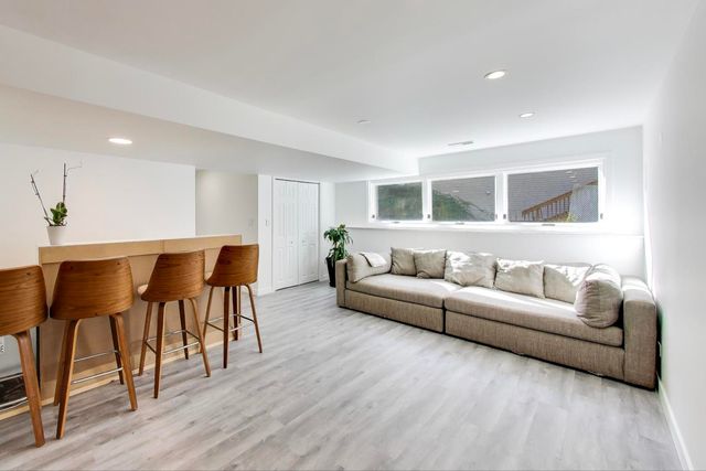 405 Windham Trail, Carpentersville, IL 60110