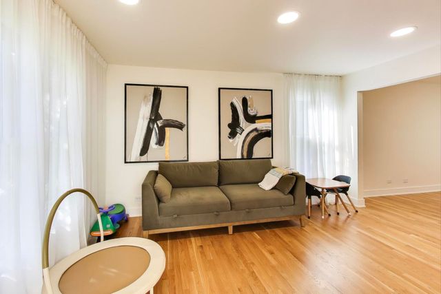 405 Windham Trail, Carpentersville, IL 60110