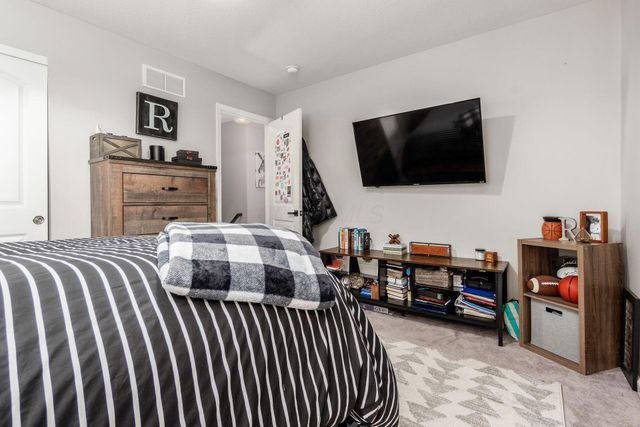7036 Cannon Drive, Canal Winchester, OH 43110