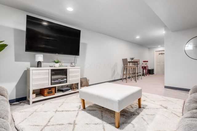 7036 Cannon Drive, Canal Winchester, OH 43110