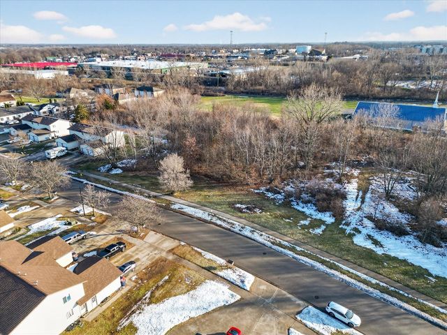 551 Century Lane, Holland, MI 49423