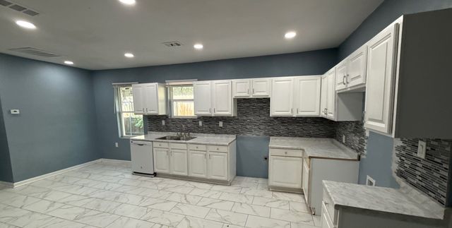 2022 Bourbon Street, Dallas, TX 75226