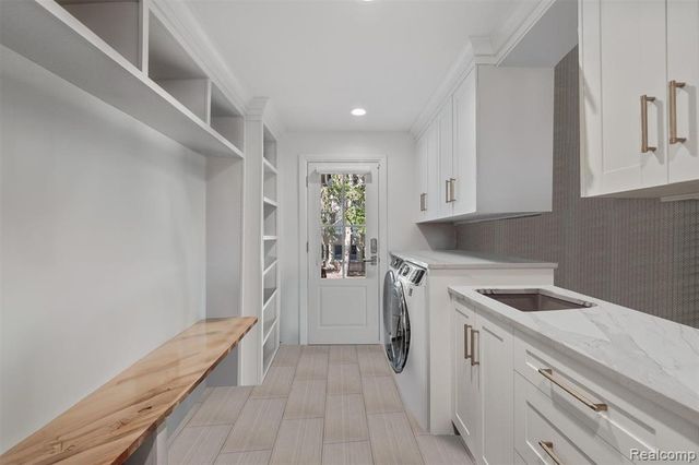 2871 Meadowood Lane, Bloomfield Hills, MI 48302