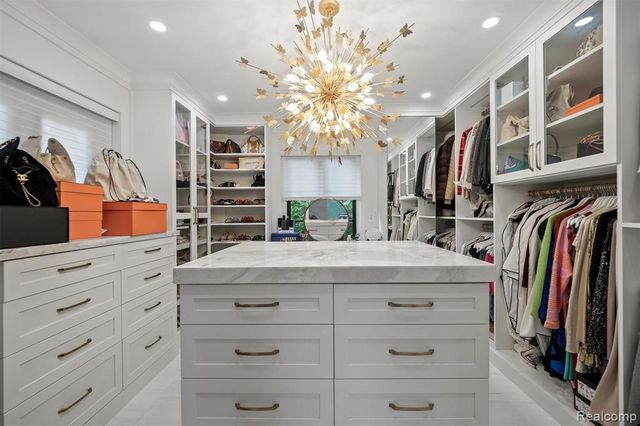 2871 Meadowood Lane, Bloomfield Hills, MI 48302