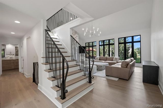 2871 Meadowood Lane, Bloomfield Hills, MI 48302