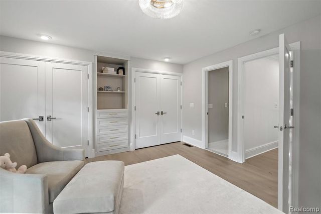 2871 Meadowood Lane, Bloomfield Hills, MI 48302