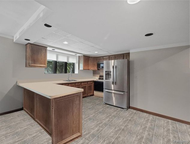 2871 Meadowood Lane, Bloomfield Hills, MI 48302