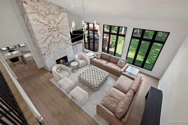 2871 Meadowood Lane, Bloomfield Hills, MI 48302