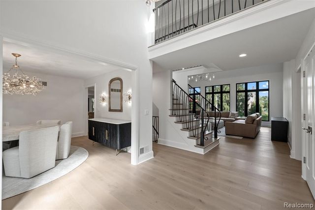 2871 Meadowood Lane, Bloomfield Hills, MI 48302