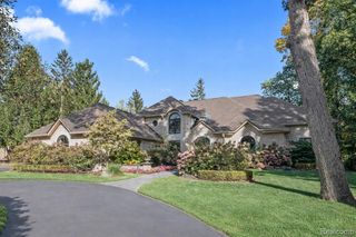 2871 Meadowood Lane, Bloomfield Hills, MI 48302