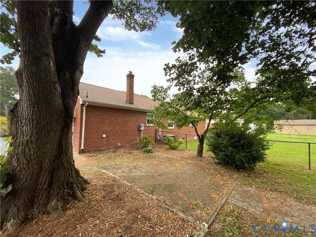 8337 Burnside Dr, Mechanicsville, VA 23116