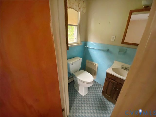 8337 Burnside Dr, Mechanicsville, VA 23116
