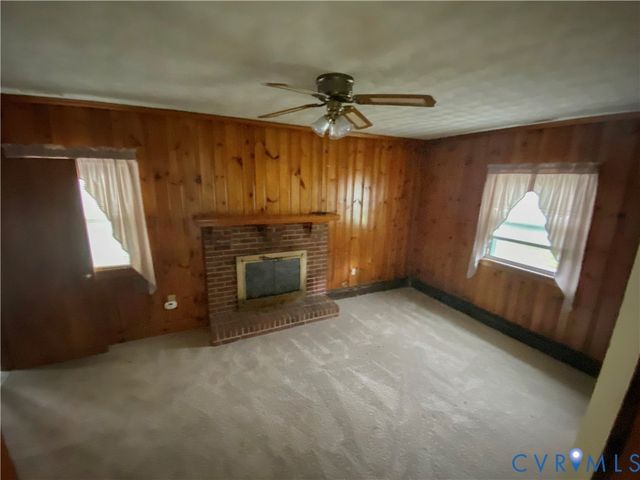 8337 Burnside Dr, Mechanicsville, VA 23116