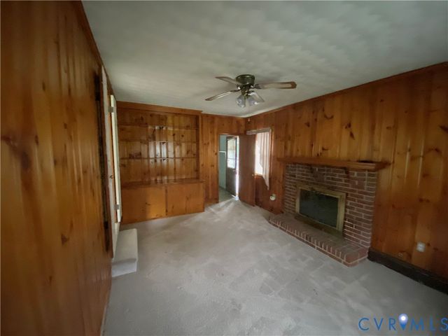 8337 Burnside Dr, Mechanicsville, VA 23116