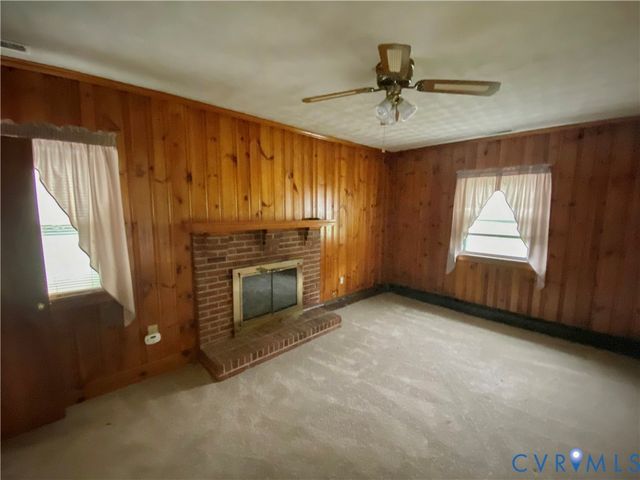8337 Burnside Dr, Mechanicsville, VA 23116