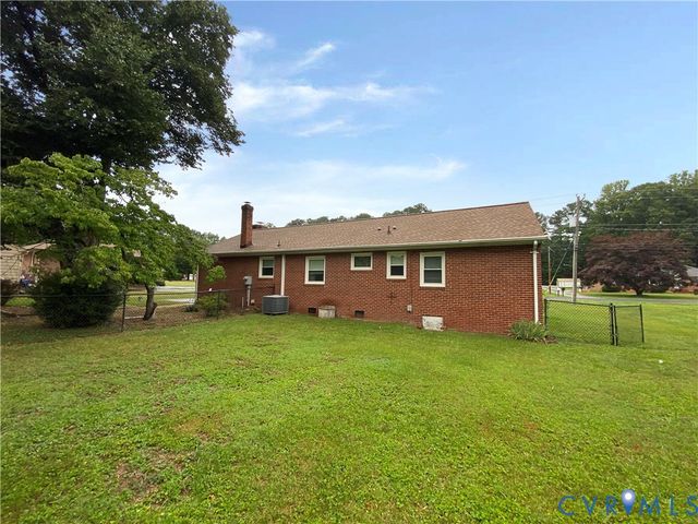 8337 Burnside Dr, Mechanicsville, VA 23116