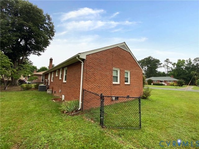 8337 Burnside Dr, Mechanicsville, VA 23116