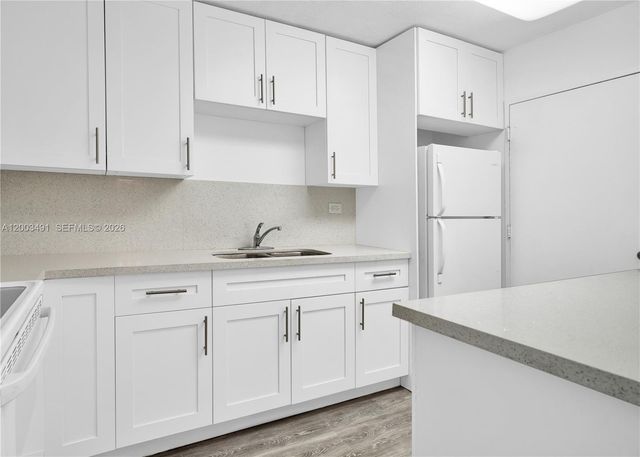 5555 Collins Ave 3C, Miami Beach, FL 33140