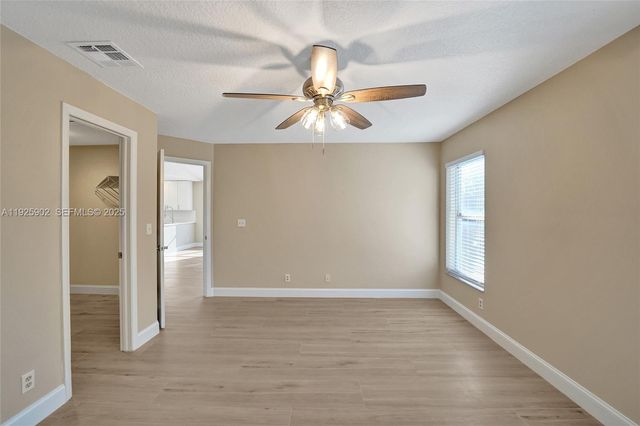 9012 S Lake Park Cir S, Davie, FL 33328