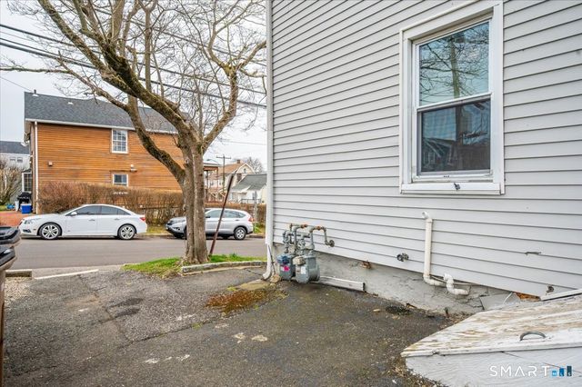 38 Soundview Avenue B, Stamford, CT 06902
