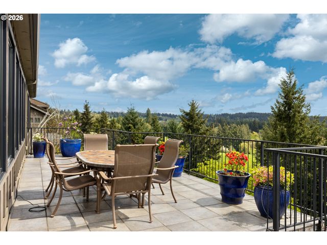 18284 MEADOWLARK Ln, Lake Oswego, OR 97034