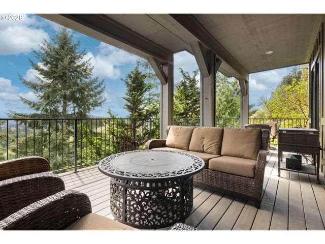 18284 MEADOWLARK Ln, Lake Oswego, OR 97034