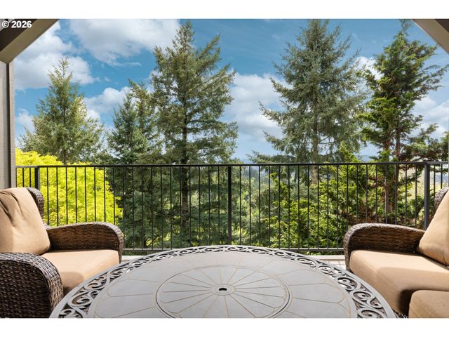 18284 MEADOWLARK Ln, Lake Oswego, OR 97034