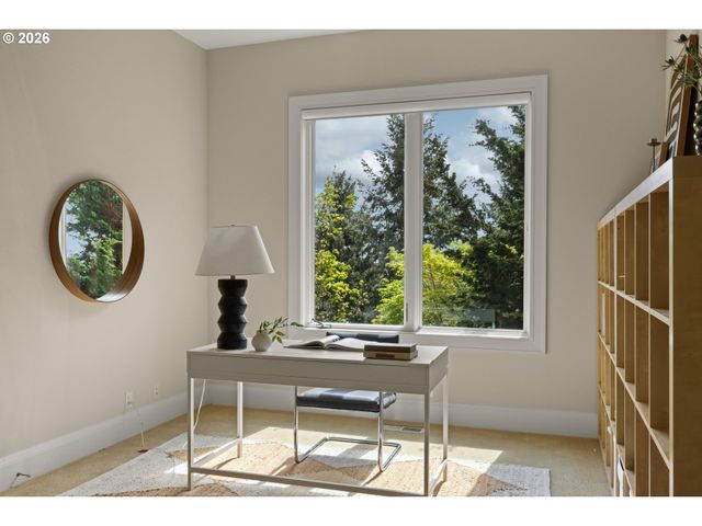 18284 MEADOWLARK Ln, Lake Oswego, OR 97034