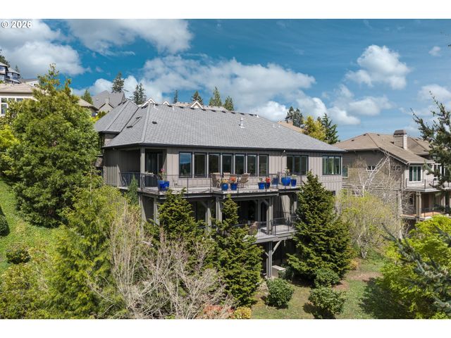 18284 MEADOWLARK Ln, Lake Oswego, OR 97034