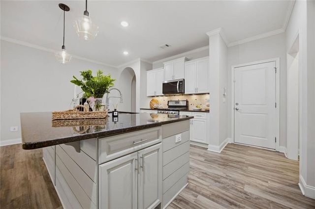 7310 Lowery Oak Drive, Roswell, GA 30075