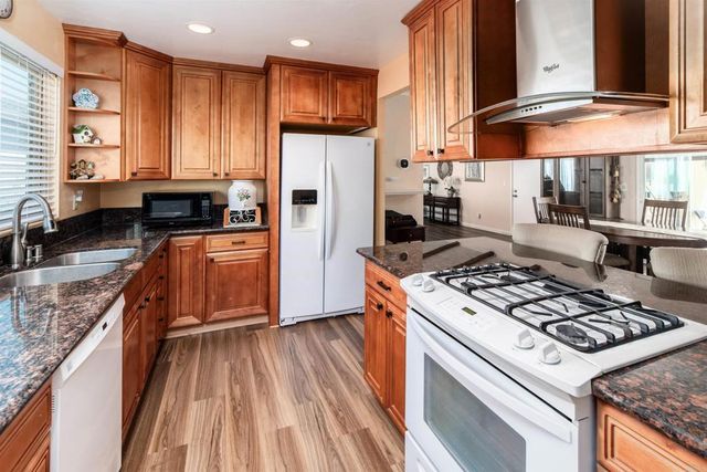 5229 Harvest Court, Oceanside, CA 92057