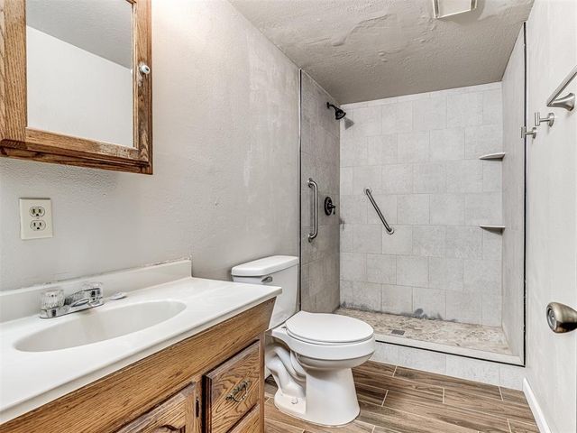 332939 E 1020 Road, Harrah, OK 73045