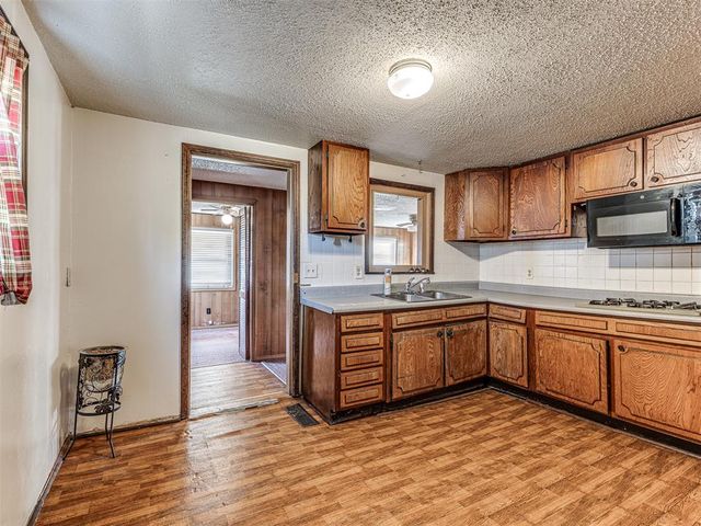 332939 E 1020 Road, Harrah, OK 73045