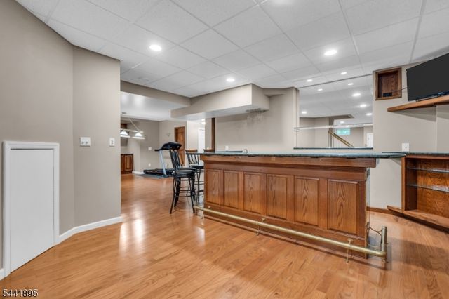 8 Steeplechase Ln, Franklin Twp., NJ 08802
