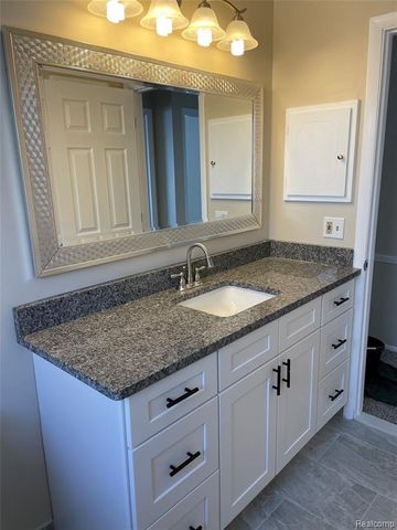 31335 Rayburn Street, Livonia, MI 48154
