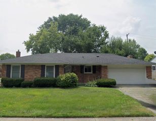 31335 Rayburn Street, Livonia, MI 48154