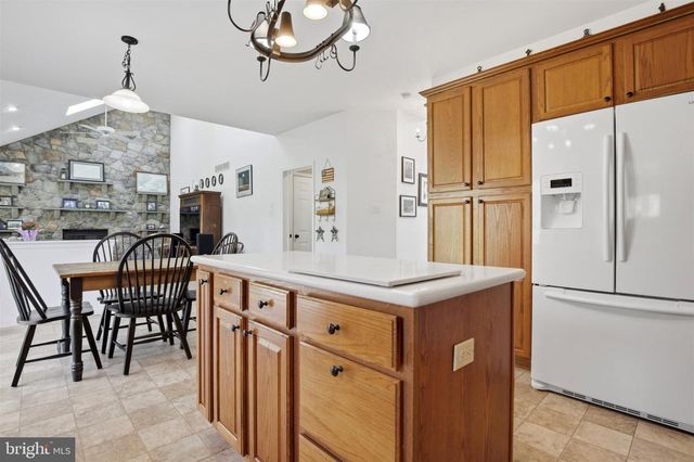 806 GENERALS DR, Norristown, PA 19403