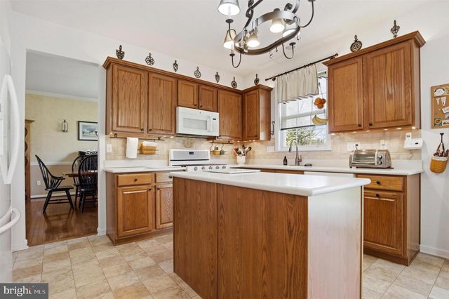 806 GENERALS DR, Norristown, PA 19403