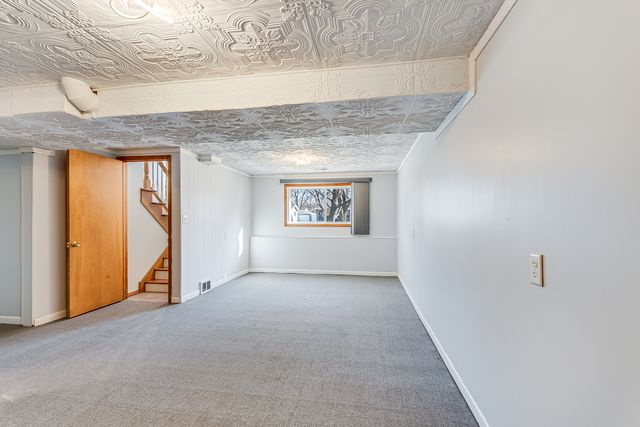 154 S Ellyn Avenue, Glen Ellyn, IL 60137