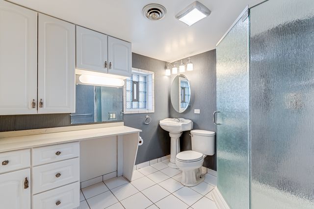 154 S Ellyn Avenue, Glen Ellyn, IL 60137