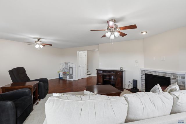 428 DAYSTAR RD, Box Elder, SD 57719