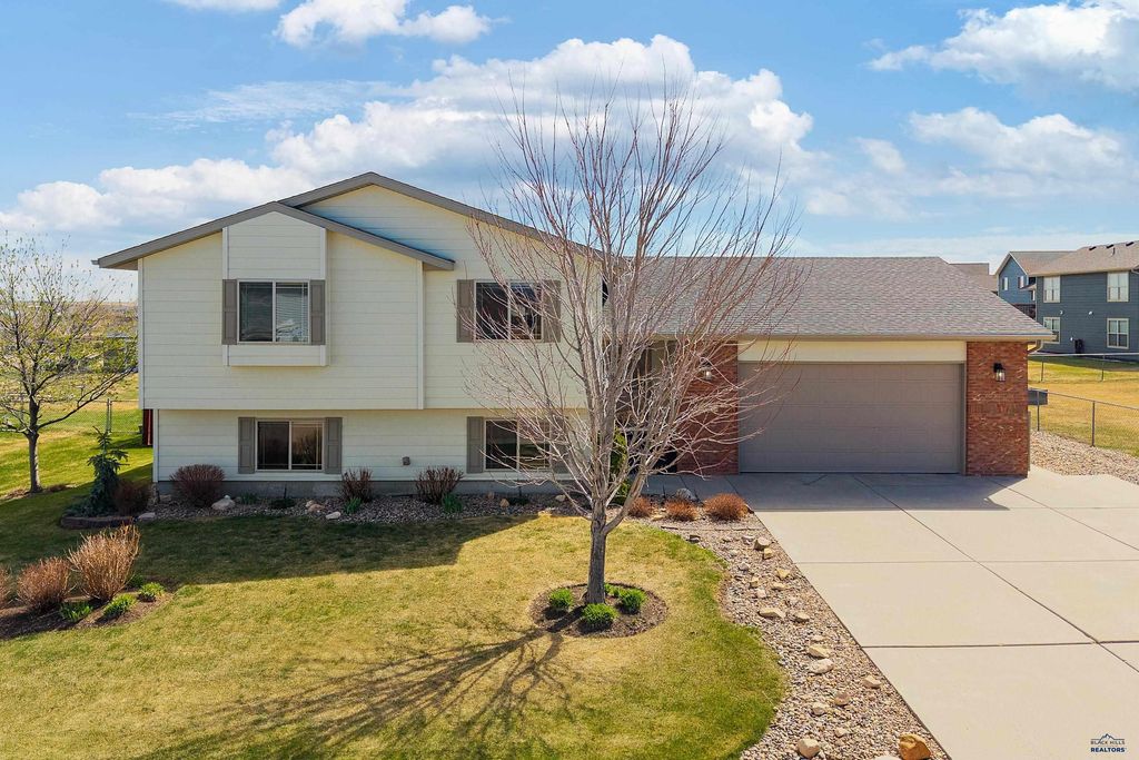 428 DAYSTAR RD, Box Elder, SD 57719
