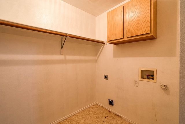 1574 Wildflower Drive, Waxahachie, TX 75165