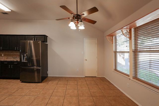 1574 Wildflower Drive, Waxahachie, TX 75165